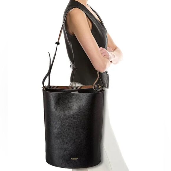 Authentic  Burberry Leather Black Shoulder Bucket Bag - Picture 3 of 15